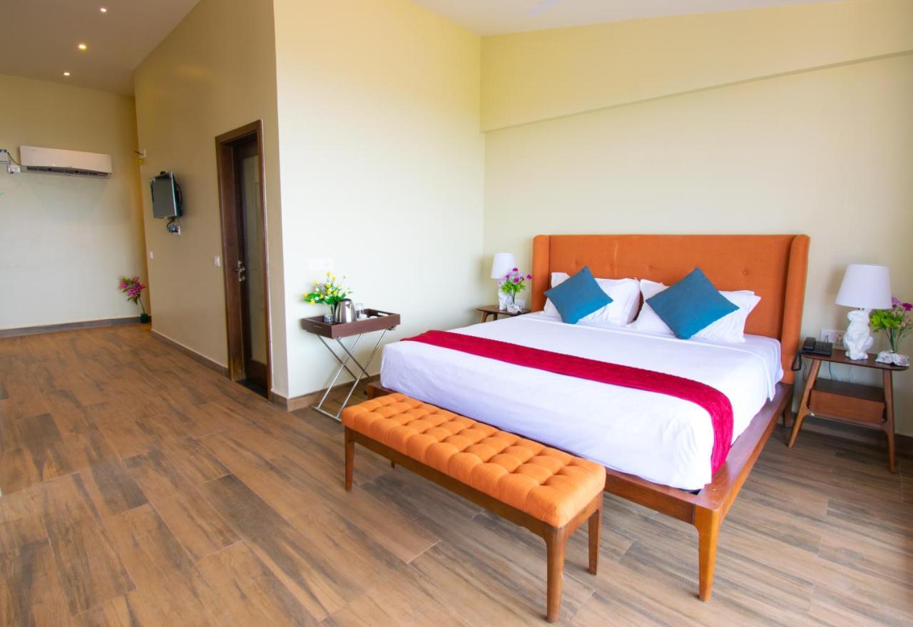 Octave Rococco Morjim Hotel Pernem Ngoại thất bức ảnh